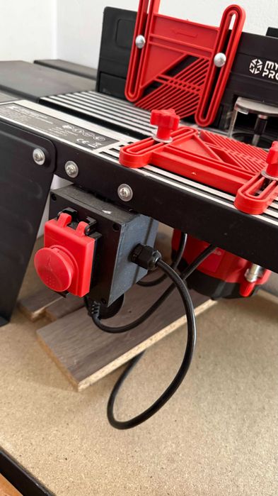 Оберфреза с маса "My Project"