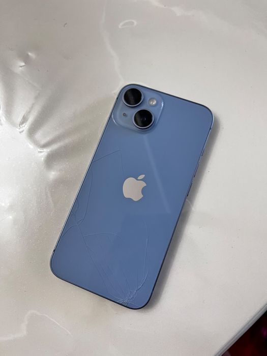 iPhone 14 в хорошем состояние