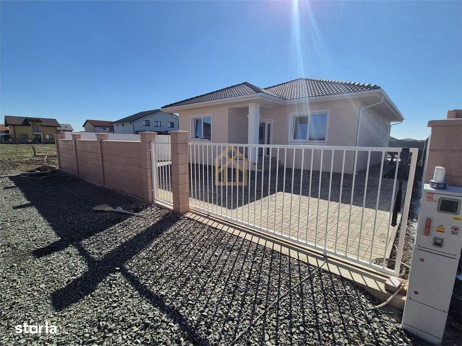 Vand Casa parter in Mosnita Noua zona Valery