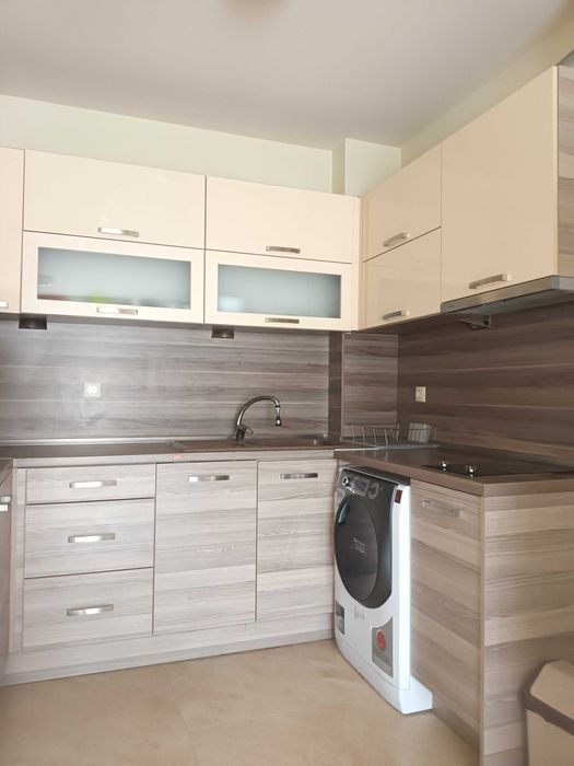 Отдава под наем апартамент