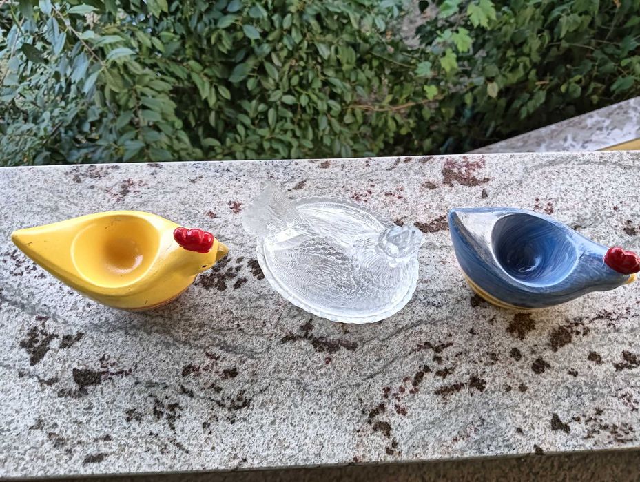 suporti pt oua si o gainusa pentru sare