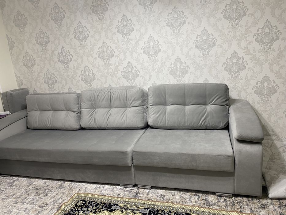 Диван. Длина 4 метра