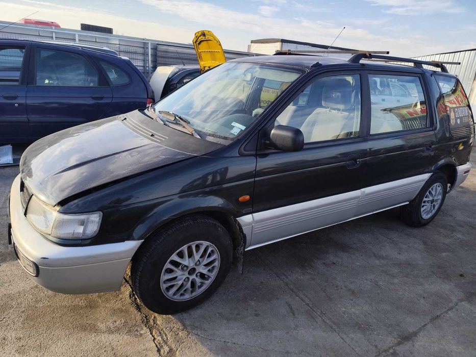 Mitsubishi Space Wagon 2.0 - 133к.с - 1999г. на части