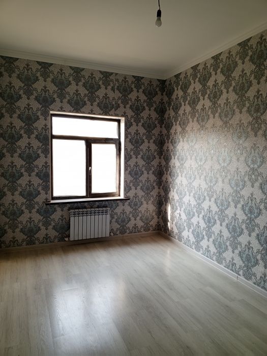 Hovli sotiladi uch qaxramon poʻstidan kirganda