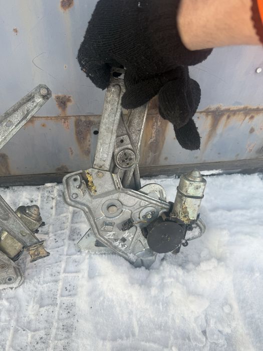 Стеклоподемники на БМВ Е34