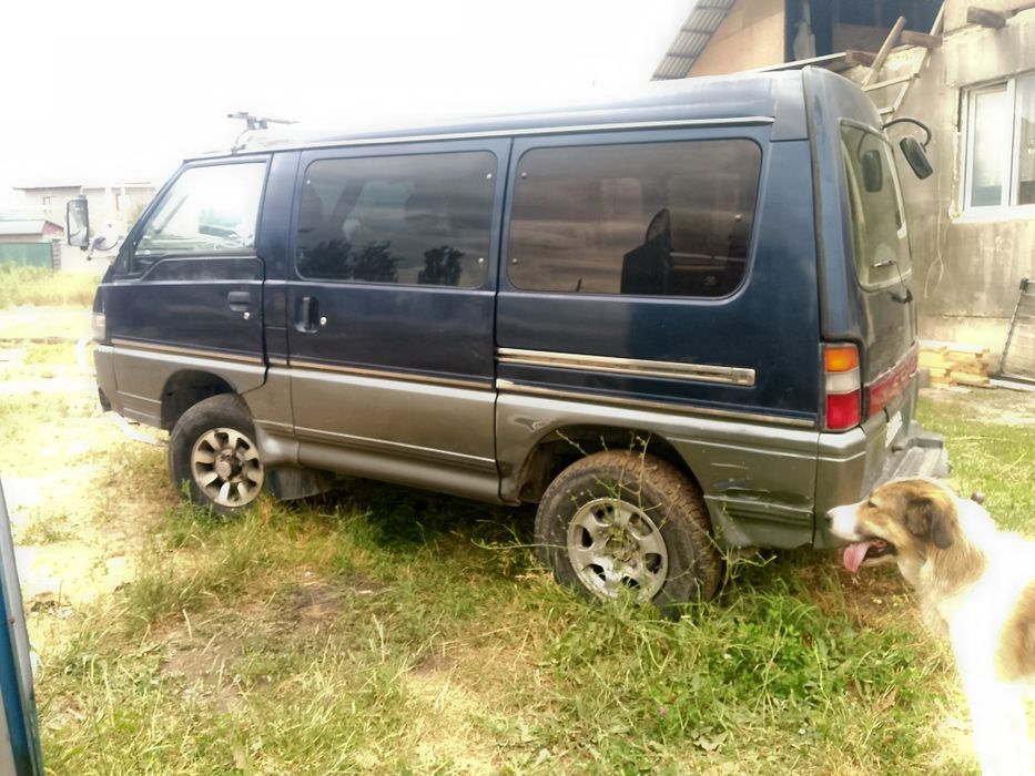 Срочно продам Mitsubishi delica