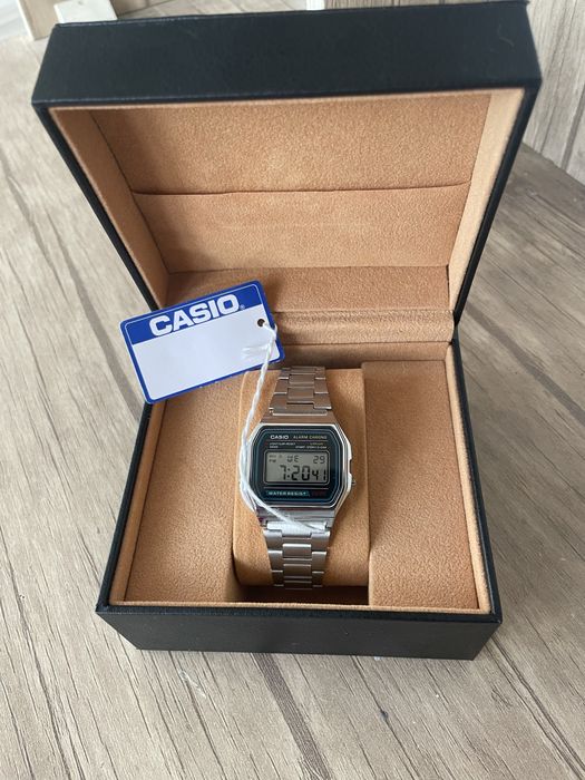 Casio часы  новые