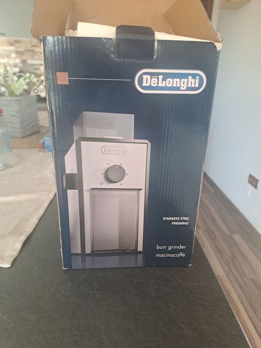 Aparat de măcinat cafea Delonghi