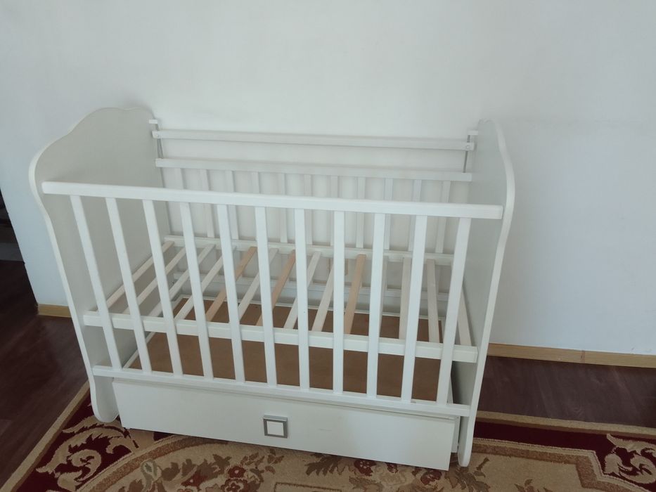 Манеж. б/у. белый.