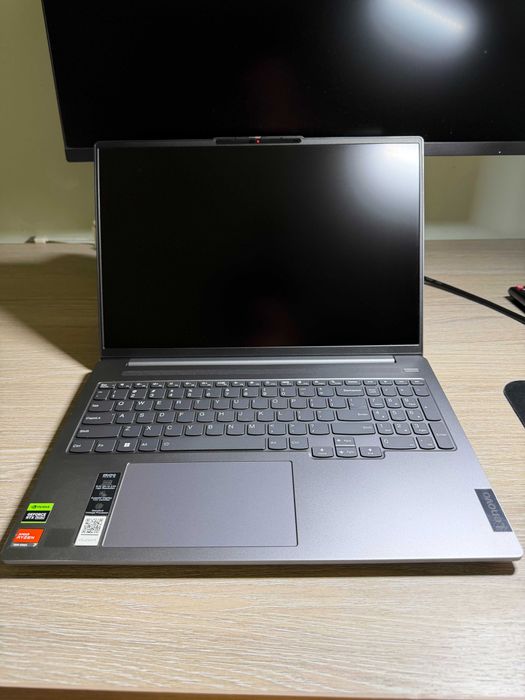 Laptop Lenovo Ideapad pro 5 - Ryzen 7 7840HS, RTX 4050, 32GB RAM