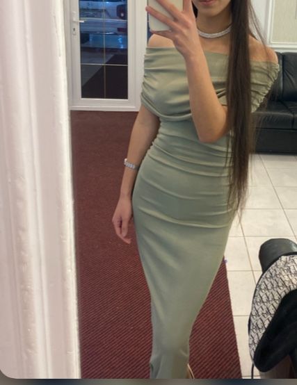 Платье почти новое