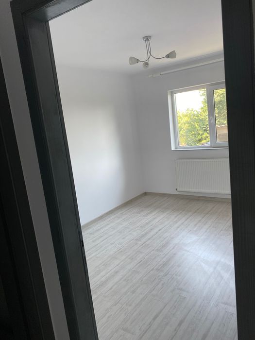 Vând apartament !