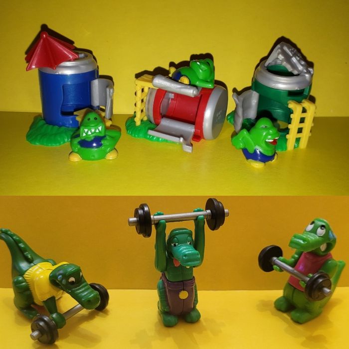 Серии Kinder Surprise из 3-х игрушек
