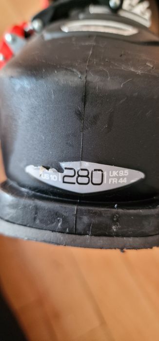 Продавам ски обувки