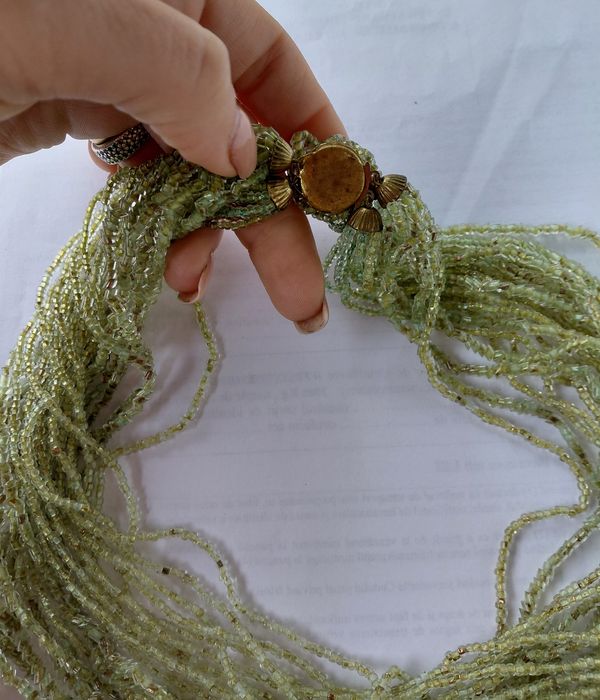 Colier statement multifir, mărgele sticlă verde-fistic (40 cm)