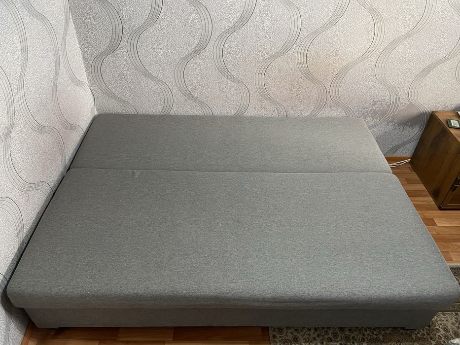 Диван серый с отсеками