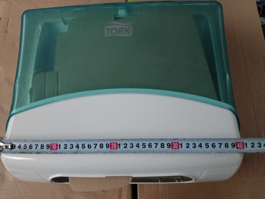 Диспенсър за кърпи TORK