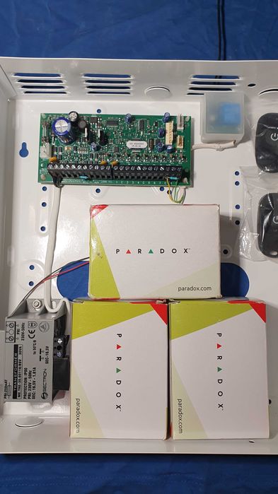 Чисто нов сот комплект Paradox SP65 с дистанционно у-е