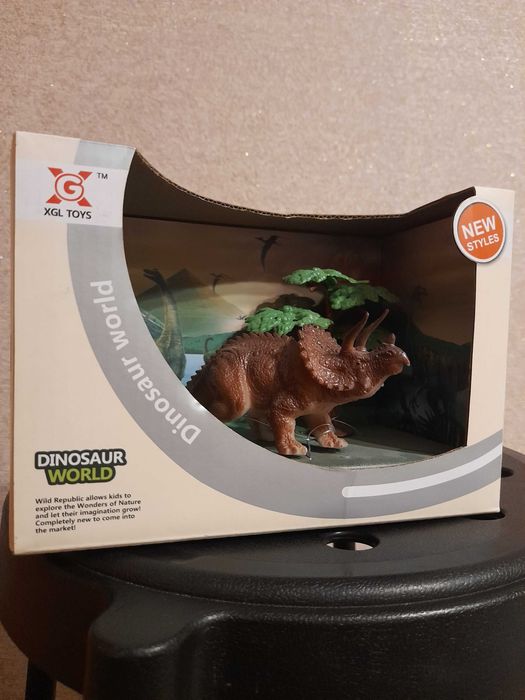 Динозавр  Трицератопс