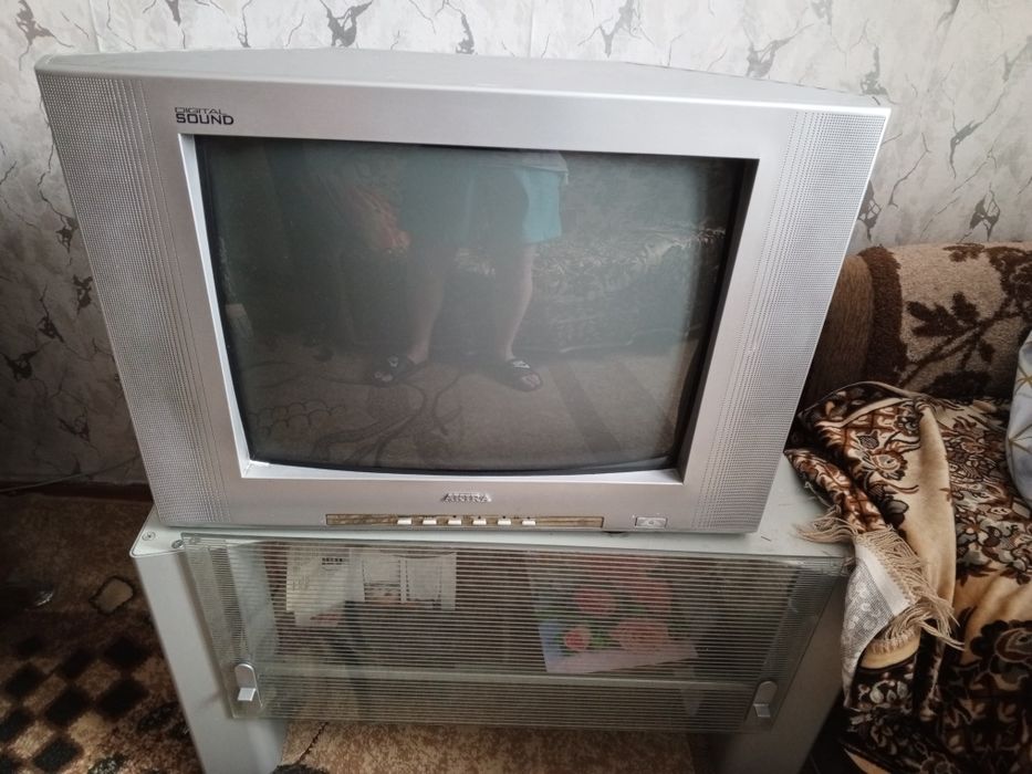 Телевизор б/у рабочий