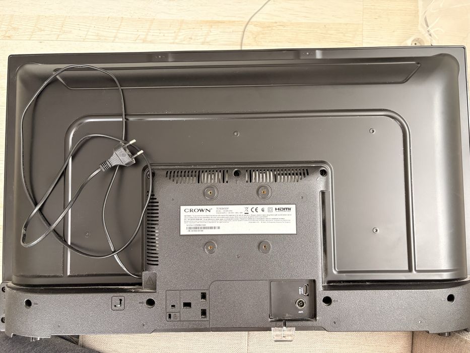 Телевизор 32” CROWN 32550 LED