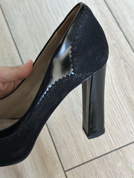 Женские туфли на каблуках