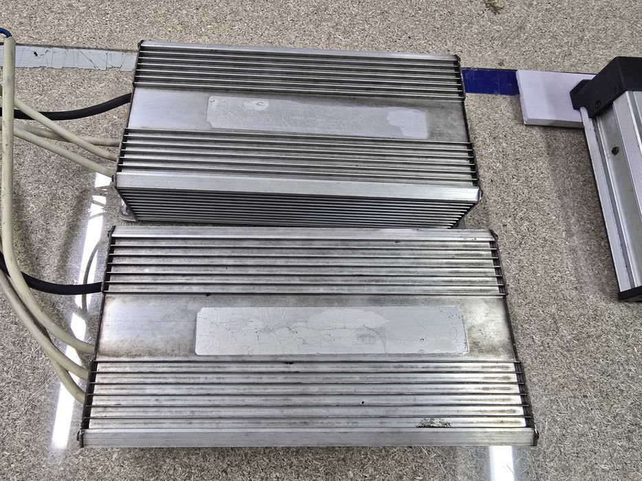 Продам блок питания 12 и 5 вольт