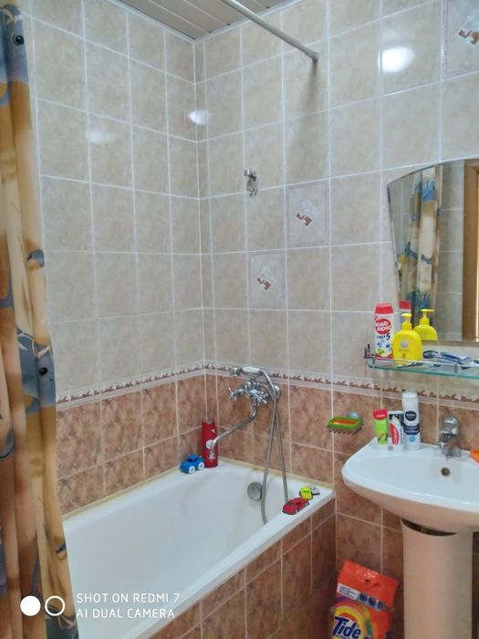 Продаеться квартира в 11 микр 21 дом