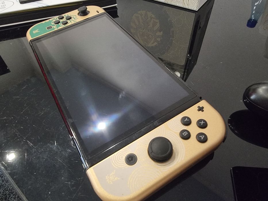 Consola Nintendo Switch OLED Zelda Tears of the Kingdom Edition + joc
