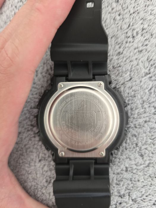 Ceas G-Shock GA-110 Negru/Auriu