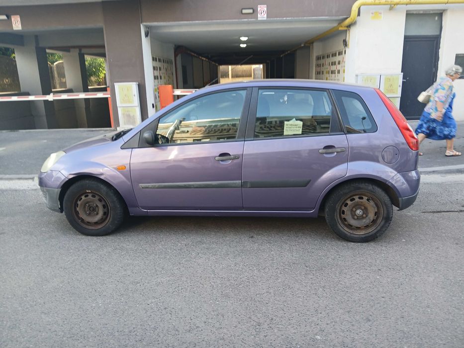 Vind autoturism FORD FIESTA