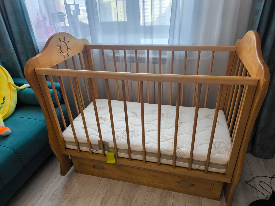 Детская кроватка маятник