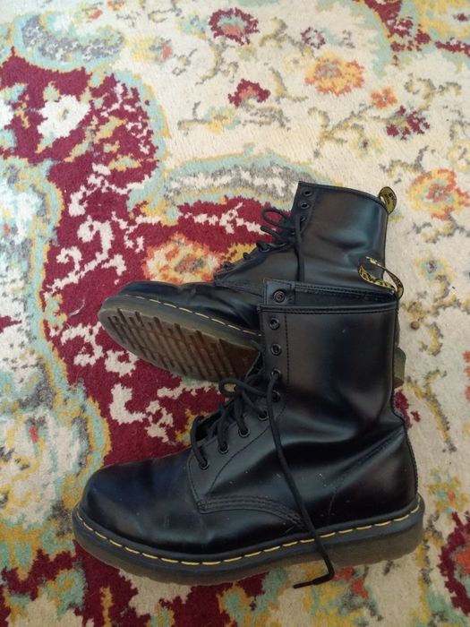 Vând cizme Pumă și bocanci Dr martens.