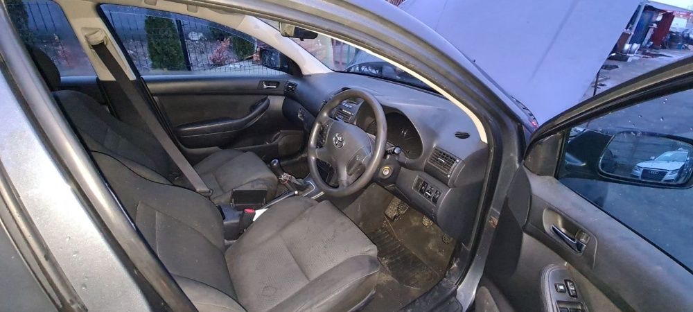 Dezmembrez Toyota Avensis D4D 2.0 D an 2006
