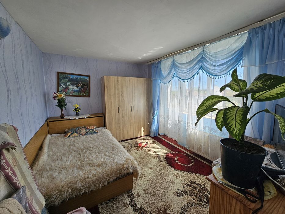 Двуетажна къща в с. Победа