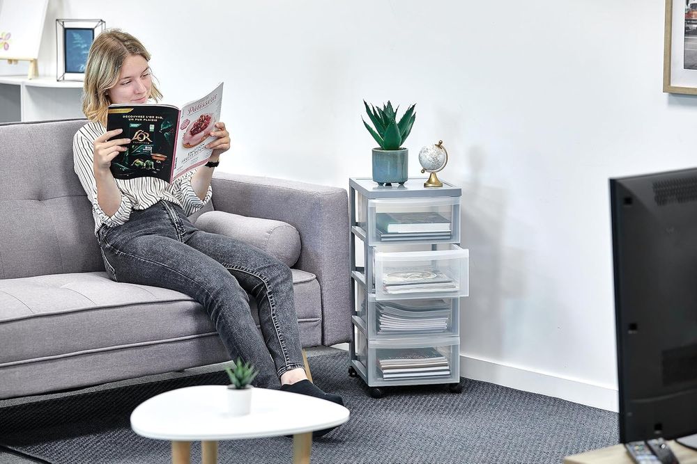 Шкаф с чекмеджета на колела – удобна организация за дом и офис