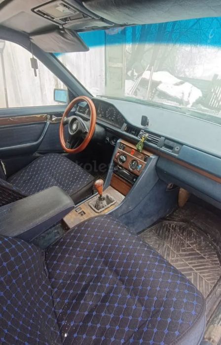 Продам Мерс 124 на ходу