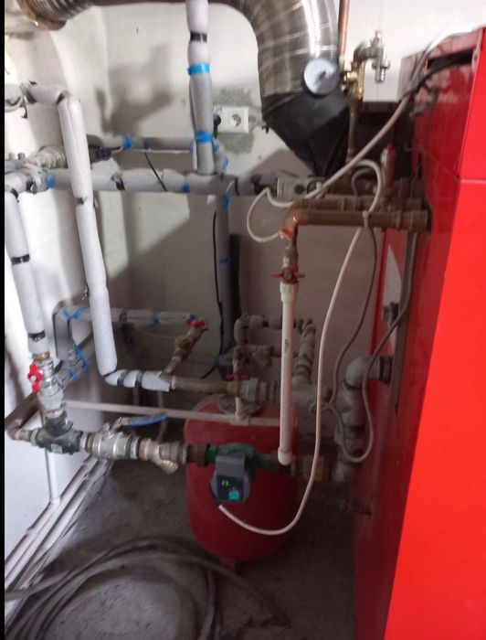 Vând centrală pe lemne cu puffer