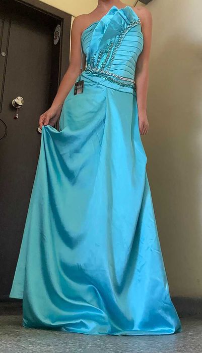 нови официални рокли с етикет