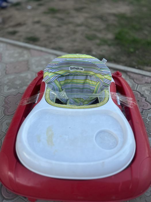 Продам детскую каляску и ходунки