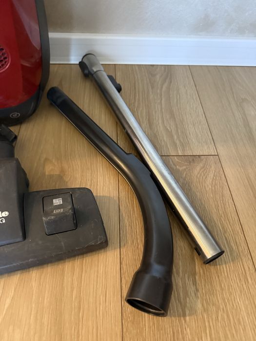 Ръчна прахосмукачка Miele Classic C1
