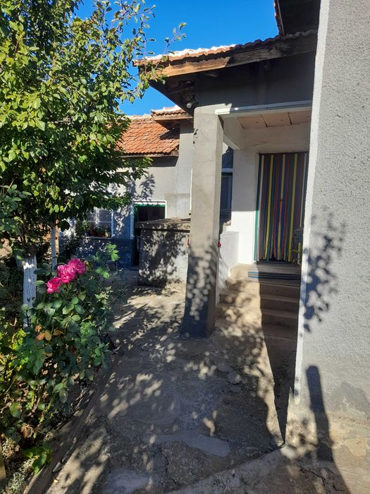 Продажба на къща в село Бръшляница