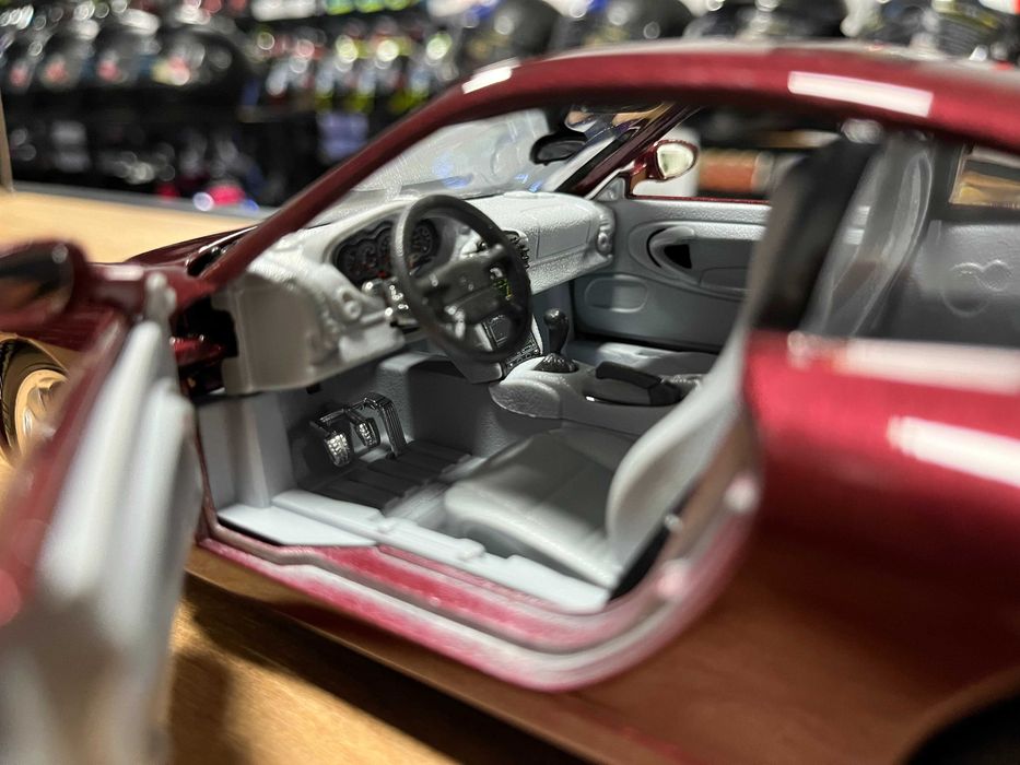 BBURAGO метален колекционерски модел  PORSCHE CARRERA 911 1999г. 1:18