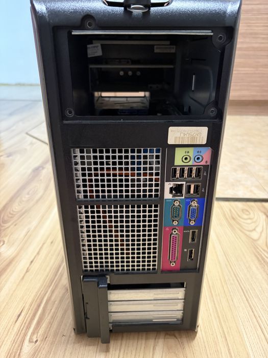 Продавам компютър без захранване