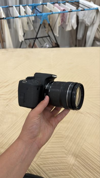 Фотоаппарат Canon EOS 700D