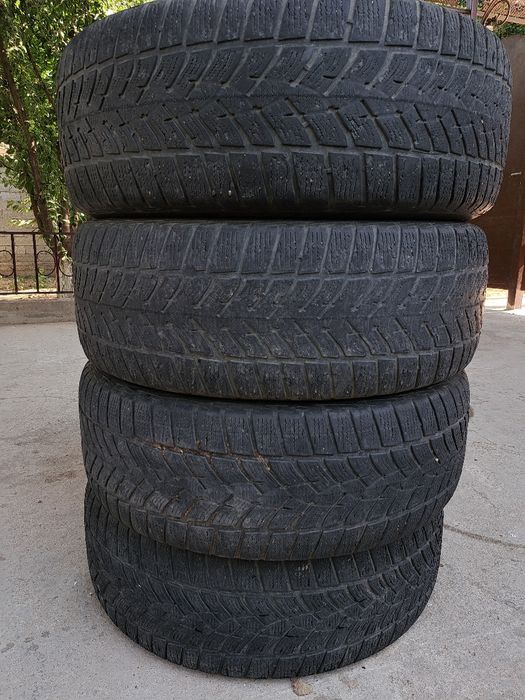 Балон 235/55 R19 зимный
