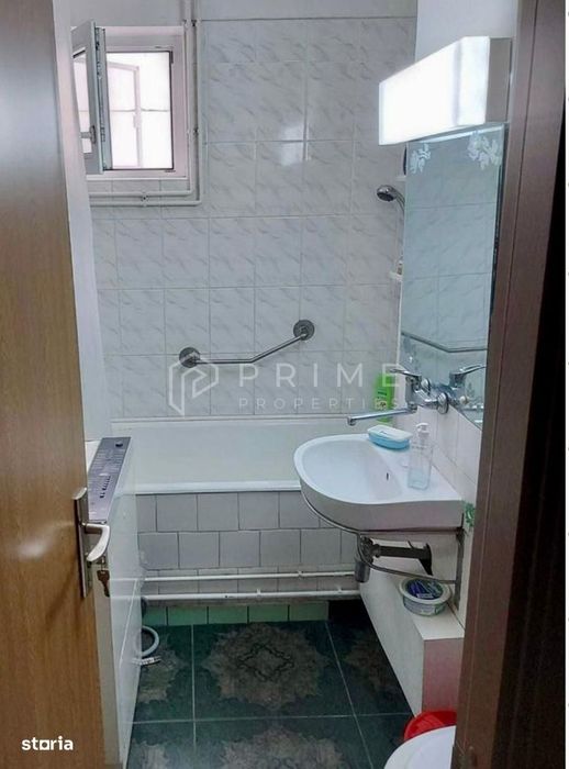 Apartament 2 camere decomandate, etaj intermediar