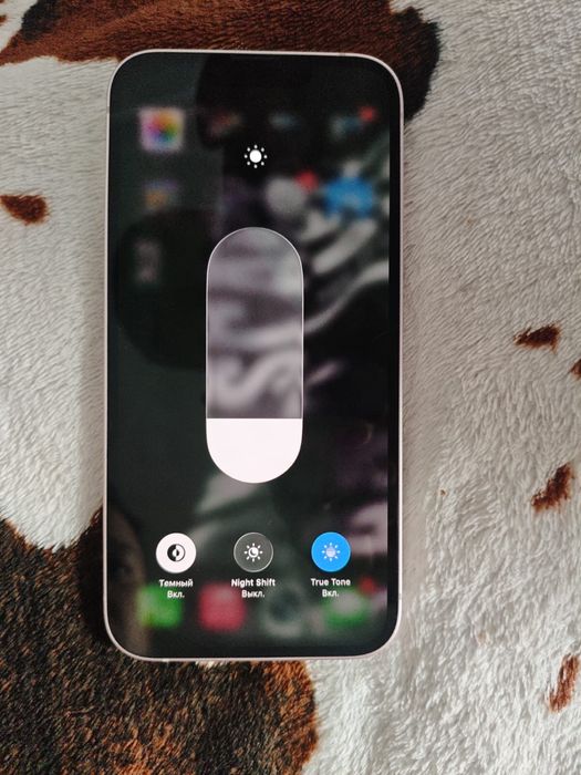 продам iPhone 13