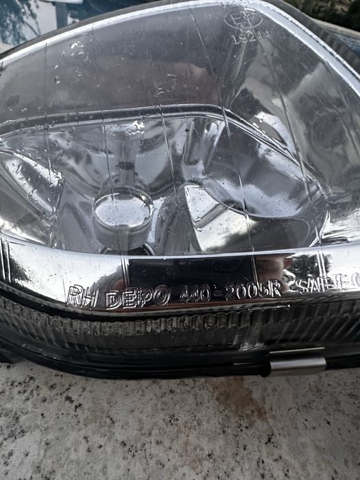 Оригинален Ляв фар и халогении. За мерцедес E-class