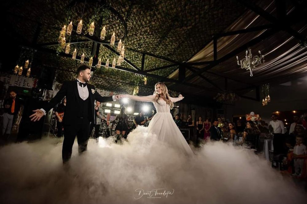 Fum greu (gheata carbonica) pentru dansul mirilor